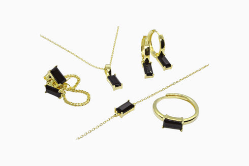 Ameya अमेय | Onyx | Ohrstecker mit Kette | 18K Vermeil Vergoldung